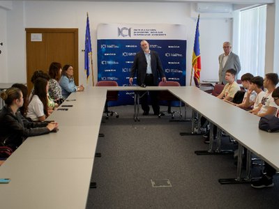 Olympic students from Alexandria - face to face with the technology of the future at ICI Bucharest