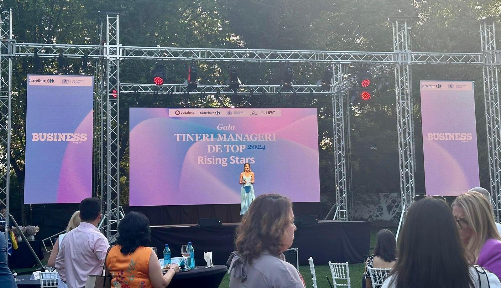tineri-manageri-ici.jpeg